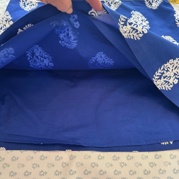 Vineyard Vines Women’s Blue and White Patterned Skirt - Picture 6 of 6